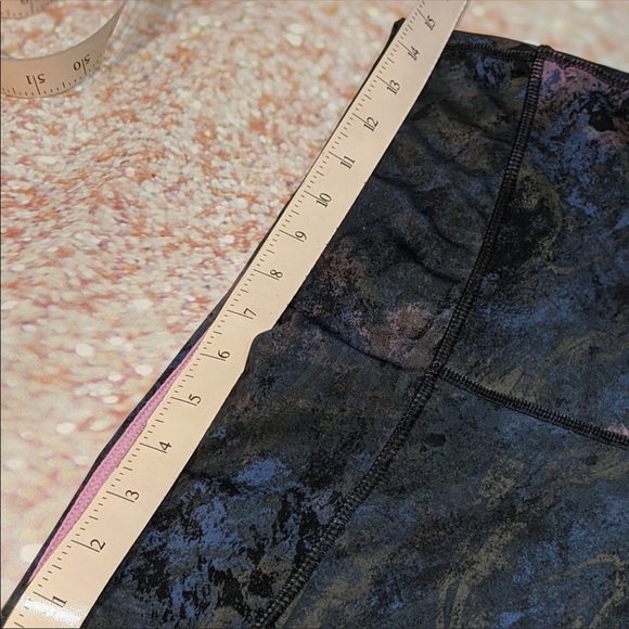 Marika Sport Paint Splash Capris - Picture 4 of 8